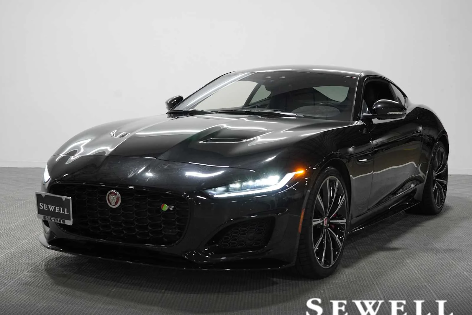 2021 Jaguar F-TYPE R Coupe's photo