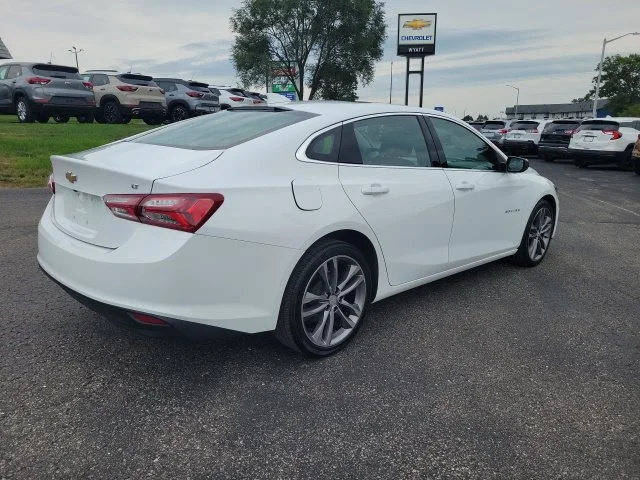 Used 2022 White Chevrolet LT image 6