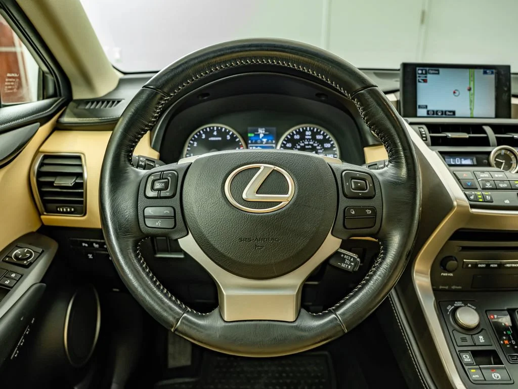 Used 2015 White Pearl Lexus 200t image 24
