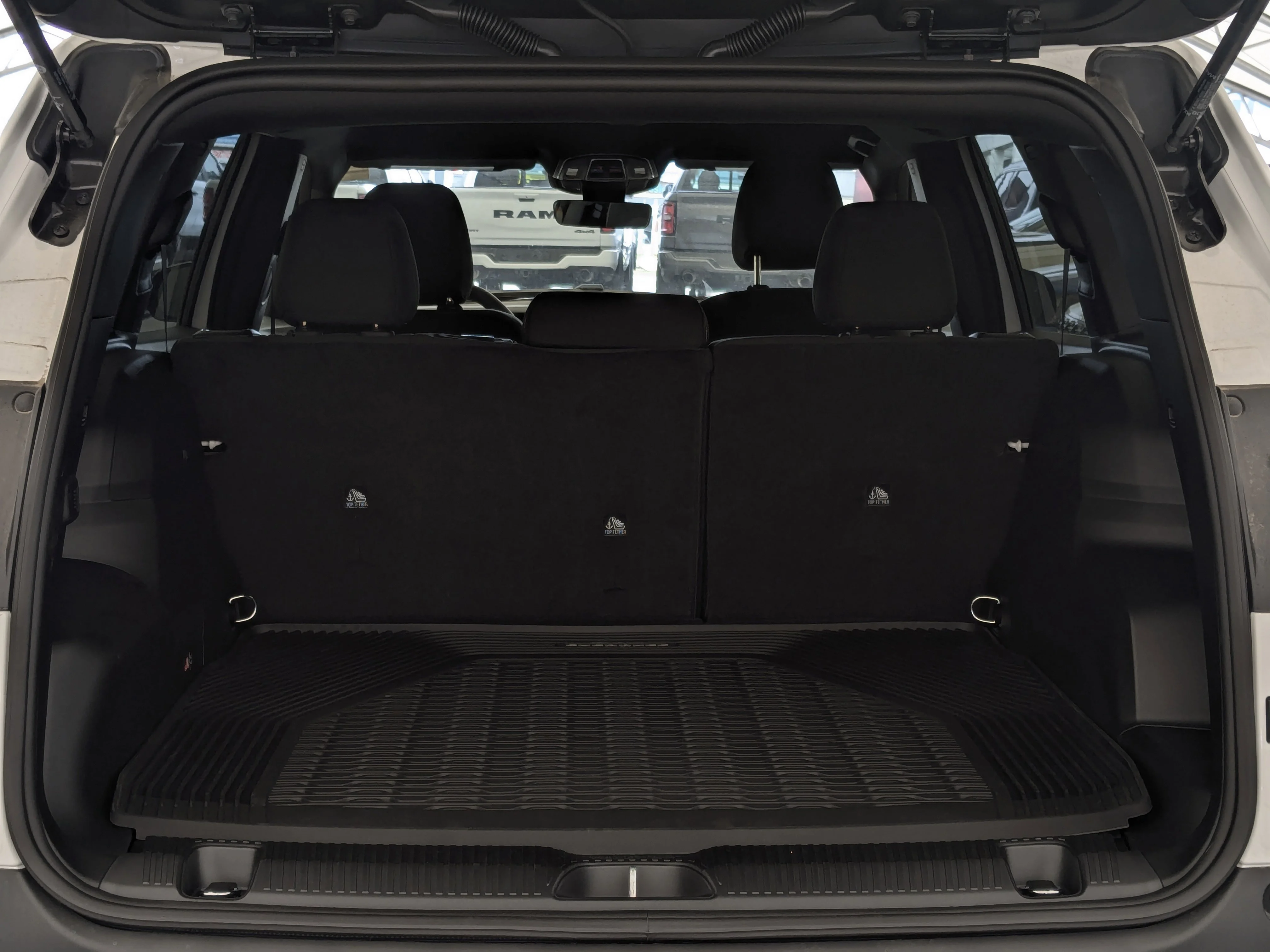 New 2026 White Jeep Laredo - - Pkg 23F  - Mopar Protect Pkg  - All-Weather Mats  - Compact Spare  & More image 26