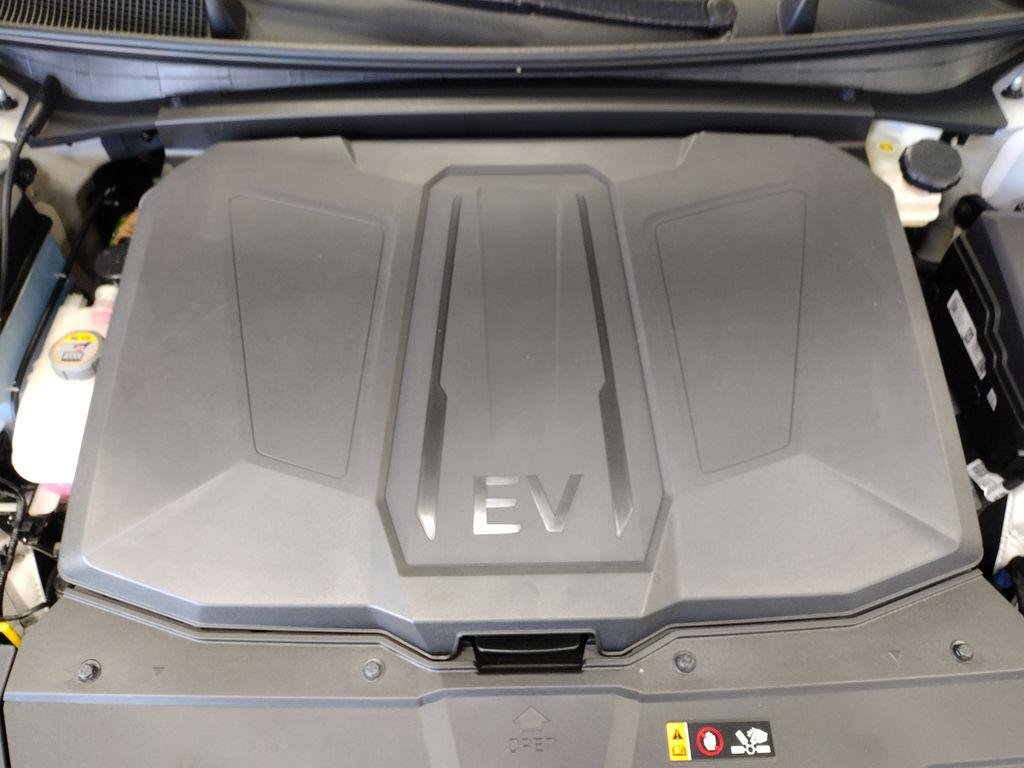 New 2026 Cyber Gray Hyundai SEL image 6