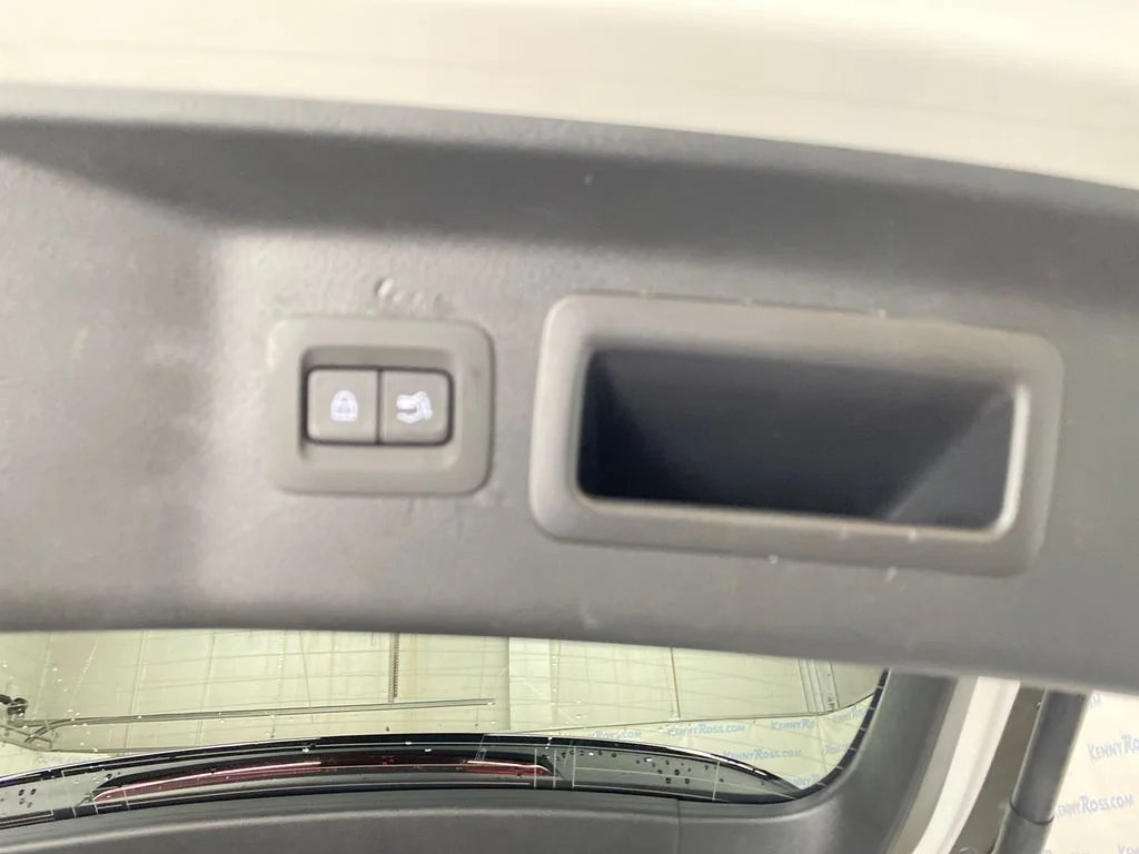 Used 2025 White Mazda 3.3 Turbo S Premium Plus image 19