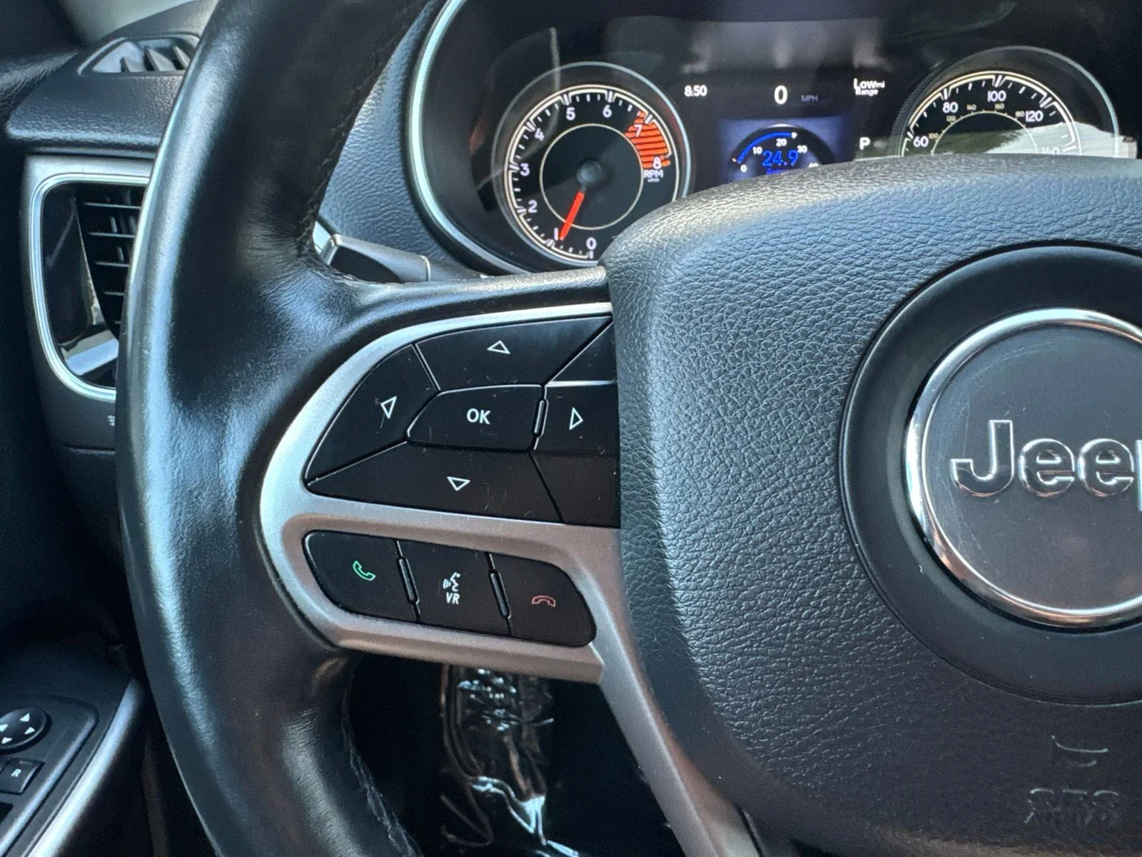 Used 2019 Bright White Clearcoat Jeep Limited image 25