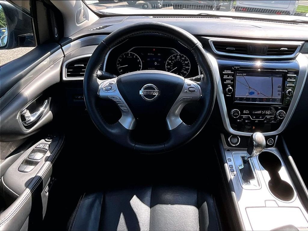 Used 2017 Silver Nissan SL image 17