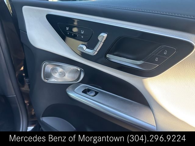 New 2026 Obsidian Black Metallic Mercedes-Benz GLC 300 image 15