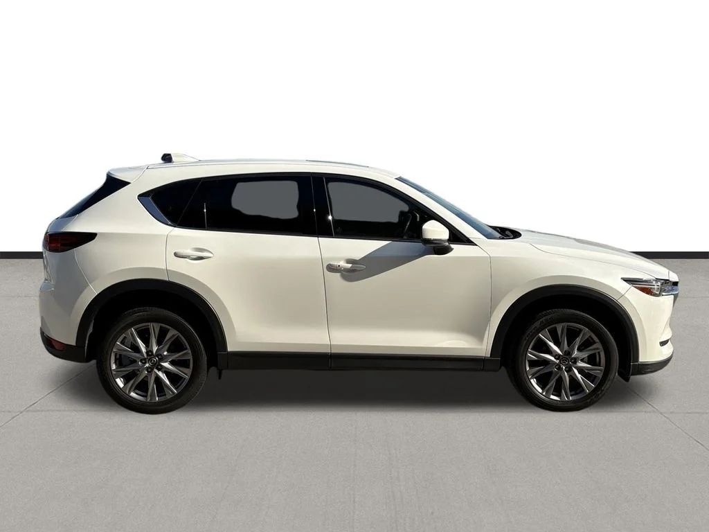 Used 2021 Snowflake White Pearl Mica Mazda Grand Touring image 4