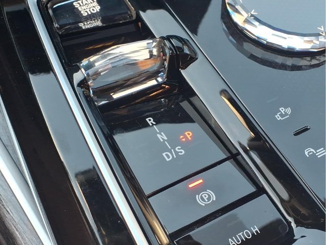 Used 2023 Gray BMW i xDrive image 10