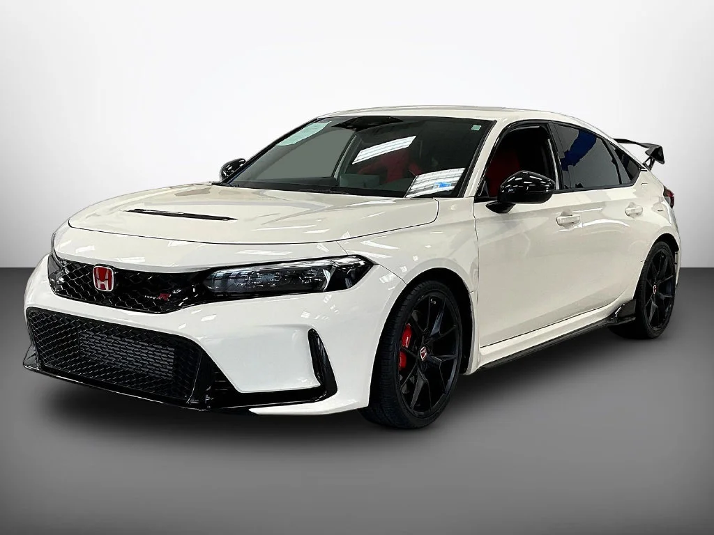 Used 2025 White Honda  image 3