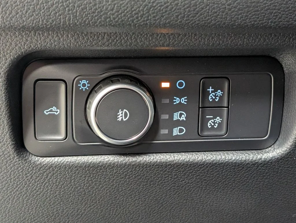 New 2026 Oxford White Ford XLT image 11