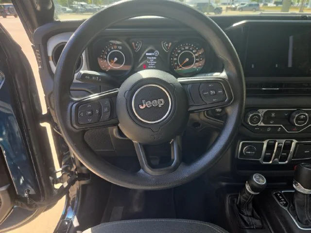 Used 2025 Blue Jeep Nighthawk image 16