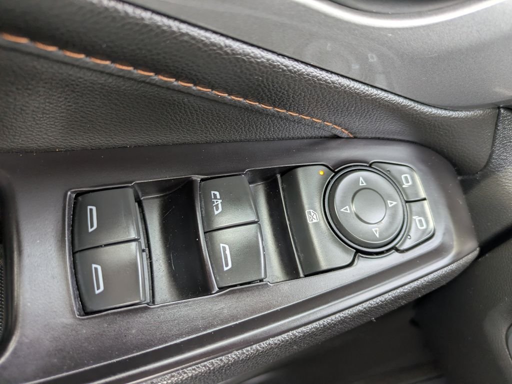 Used 2020 Gray Chevrolet 3LT image 27