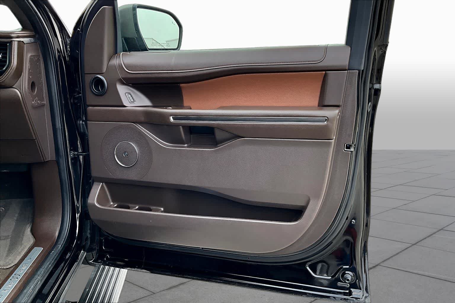 Used 2024 Agate Black Ford King Ranch image 23