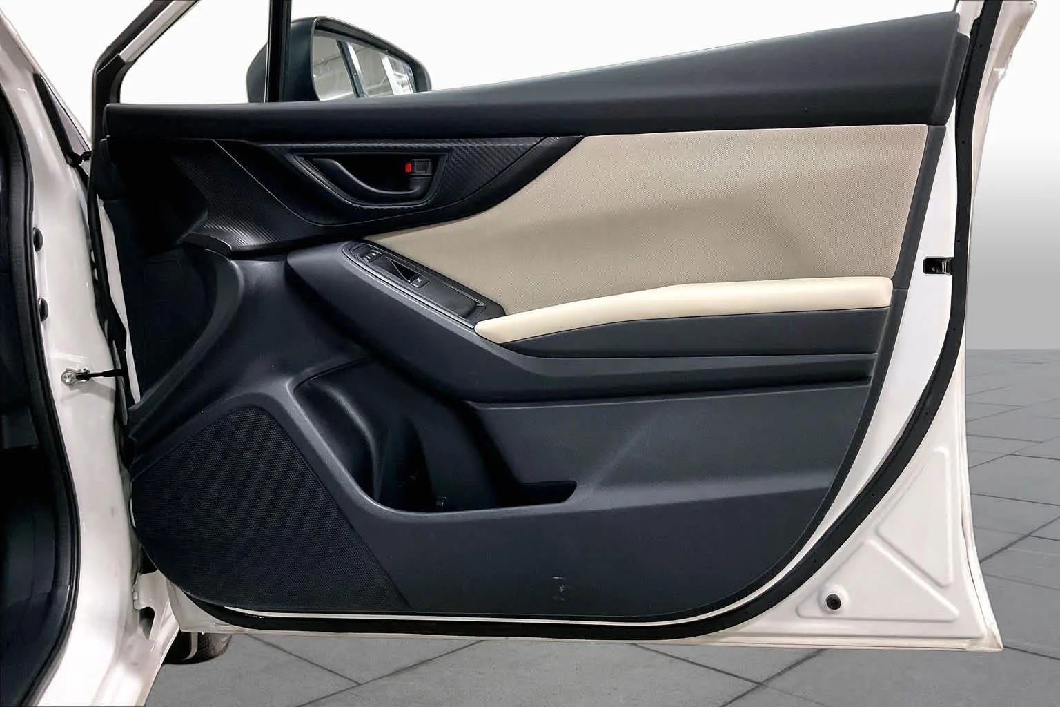 Used 2019 Crystal White Pearl Subaru  image 22