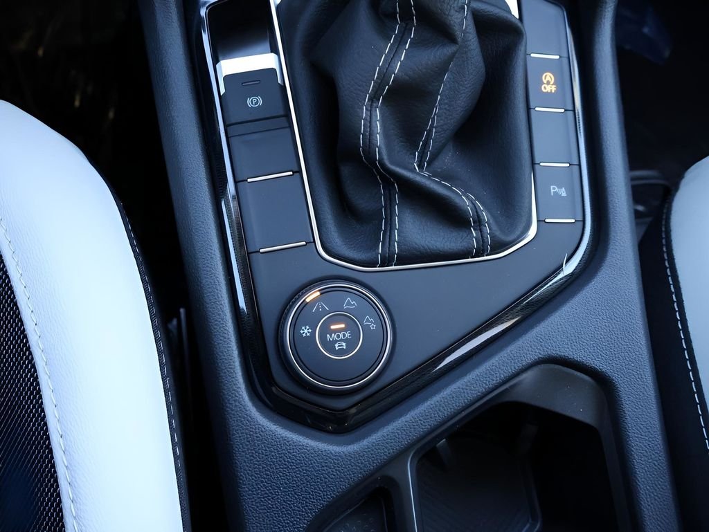 2025 Volkswagen Taos SE - Photo 29