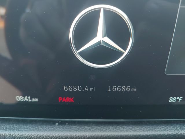Used 2025 Black Mercedes-Benz GLB 250 image 10