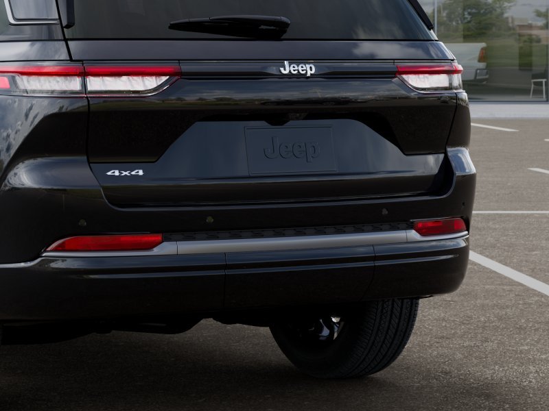 New 2026 Diamond Black Crystal Pearlcoat Jeep Limited image 13