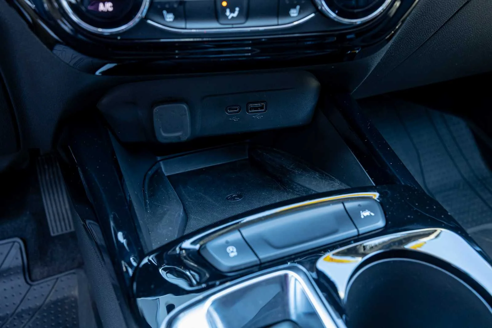 Used 2024 Sterling Gray Metallic Chevrolet ACTIV image 19