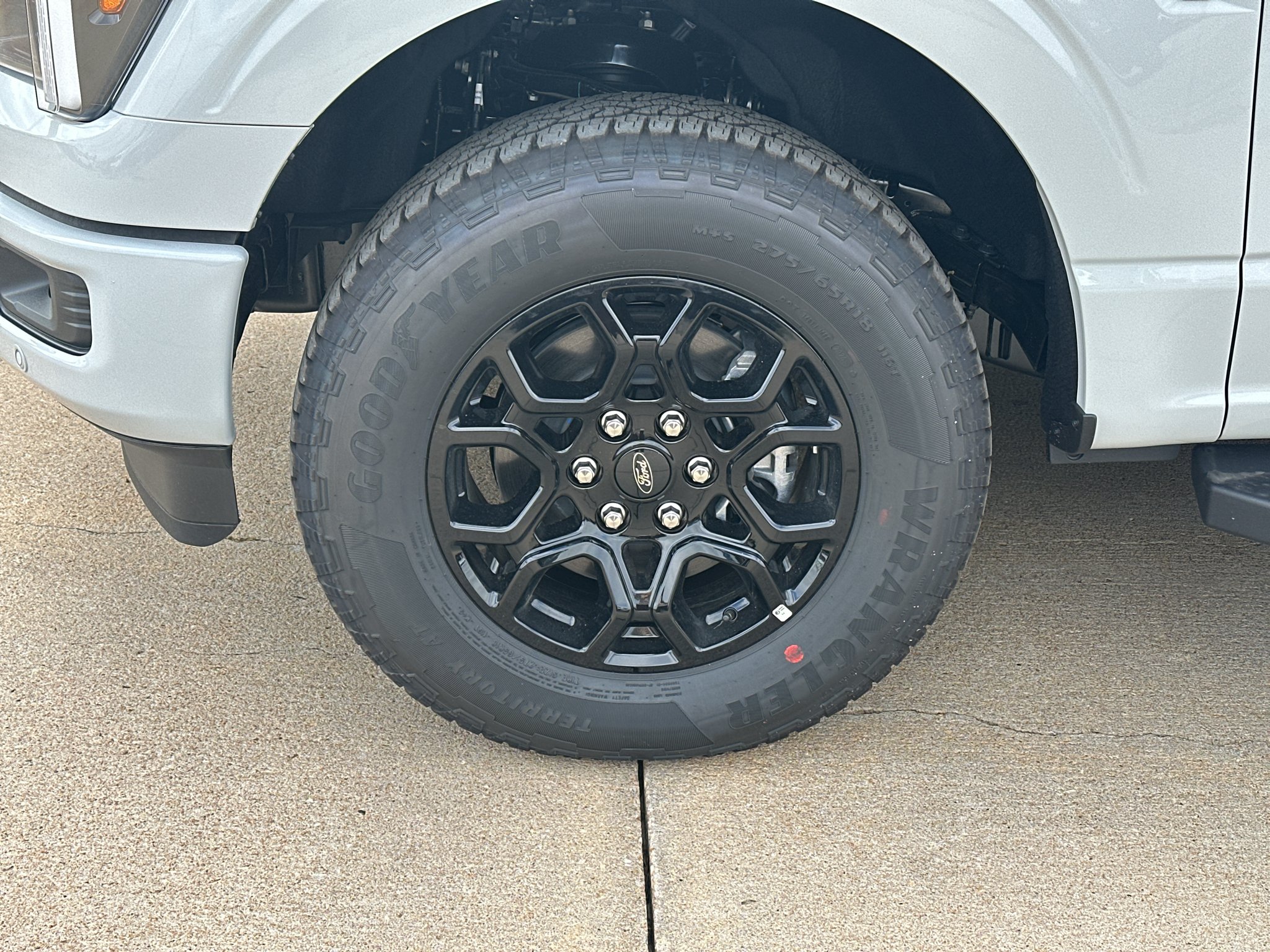 New 2026 Avalanche Ford Lariat® image 8