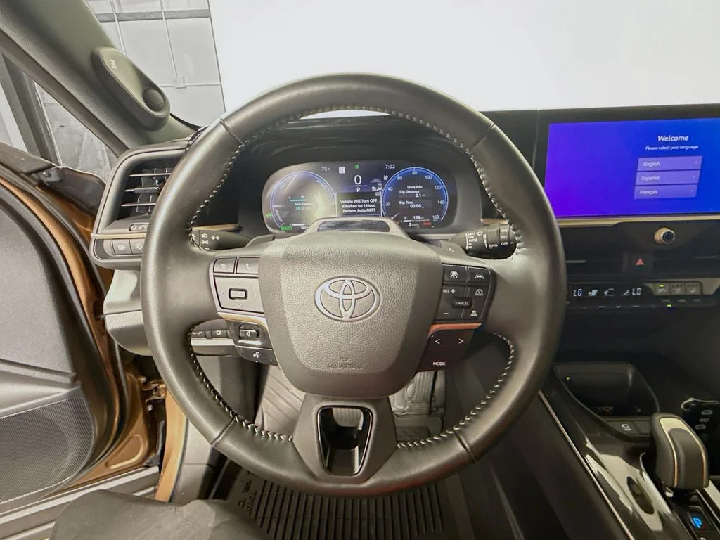 Certified Used 2025 Bronze Age Toyota Limited image 11