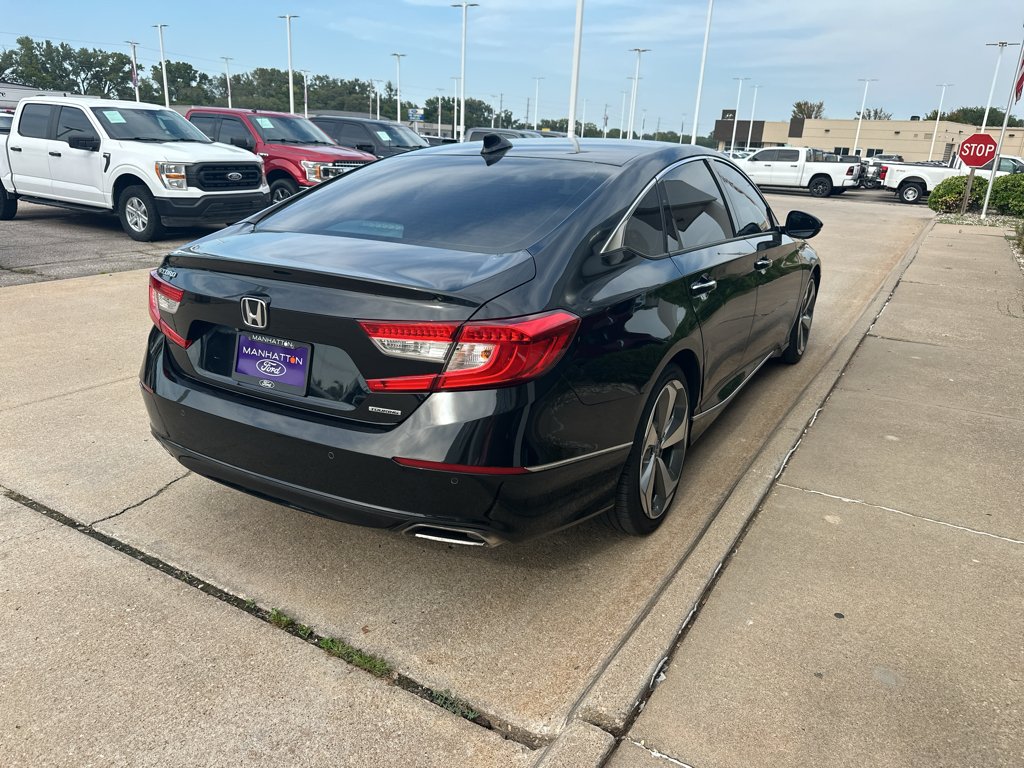 Used 2018 Crystal Black Pearl Honda Touring 1.5T image 10