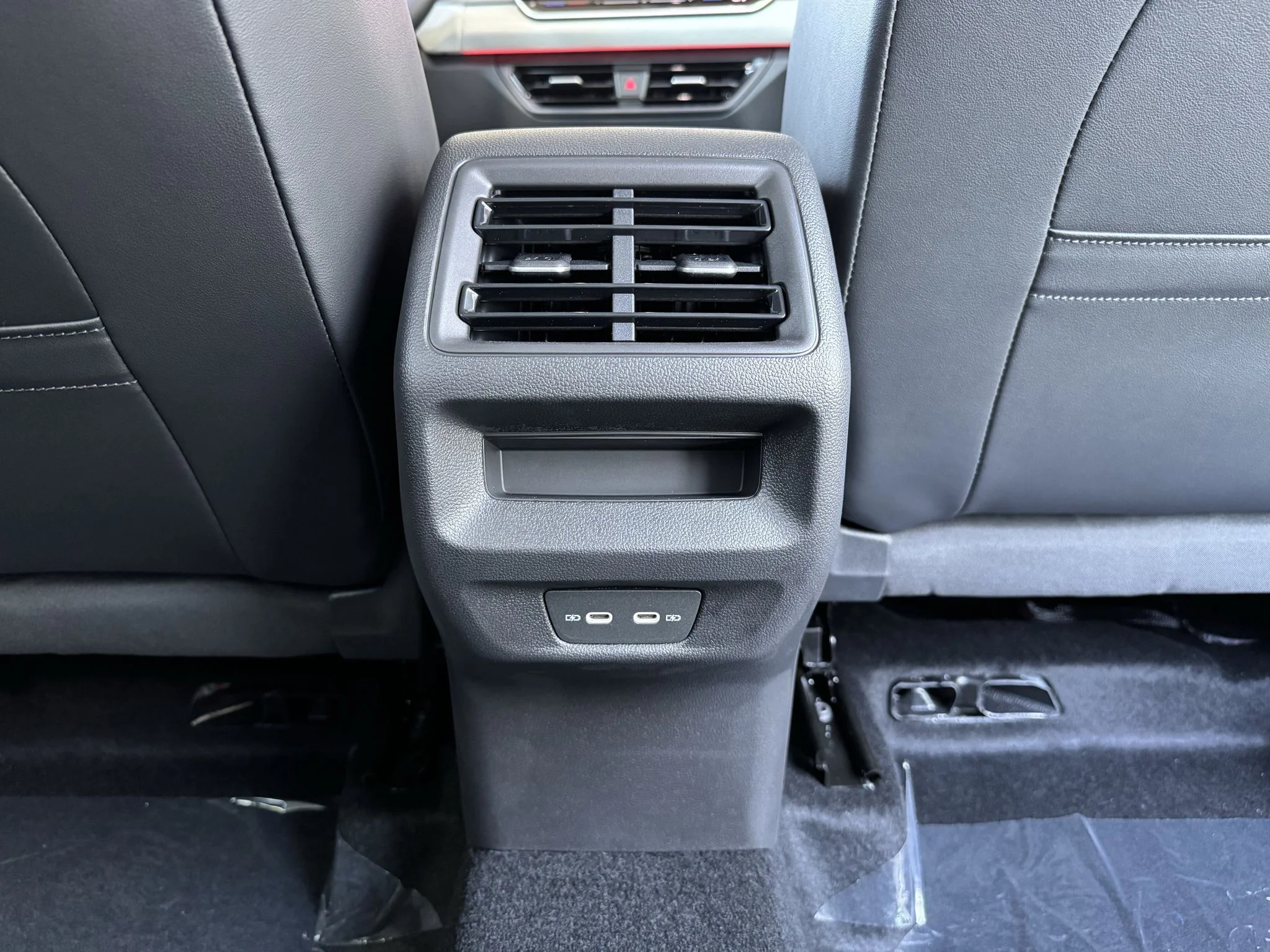 New 2026 Deep Black Pearl Volkswagen SE image 32