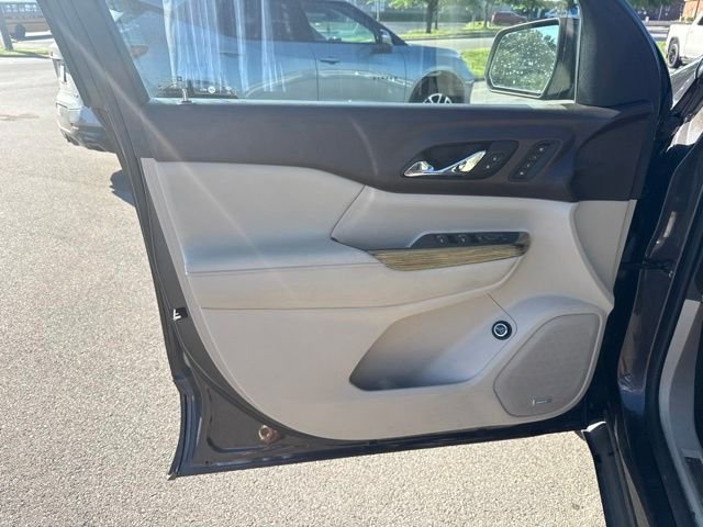 Used 2018 Silver GMC Denali image 14