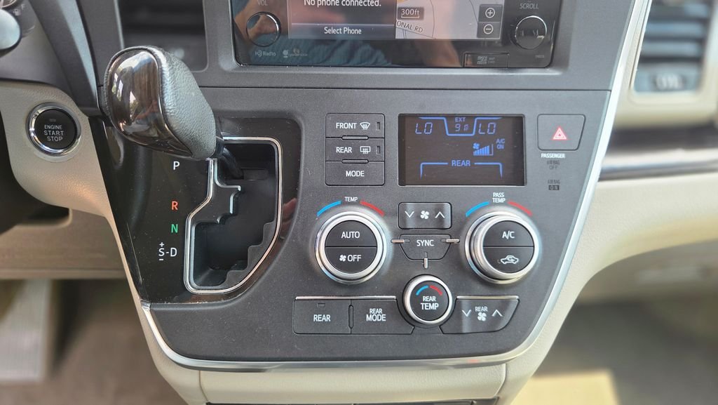 Used 2015 Blue Toyota XLE image 22