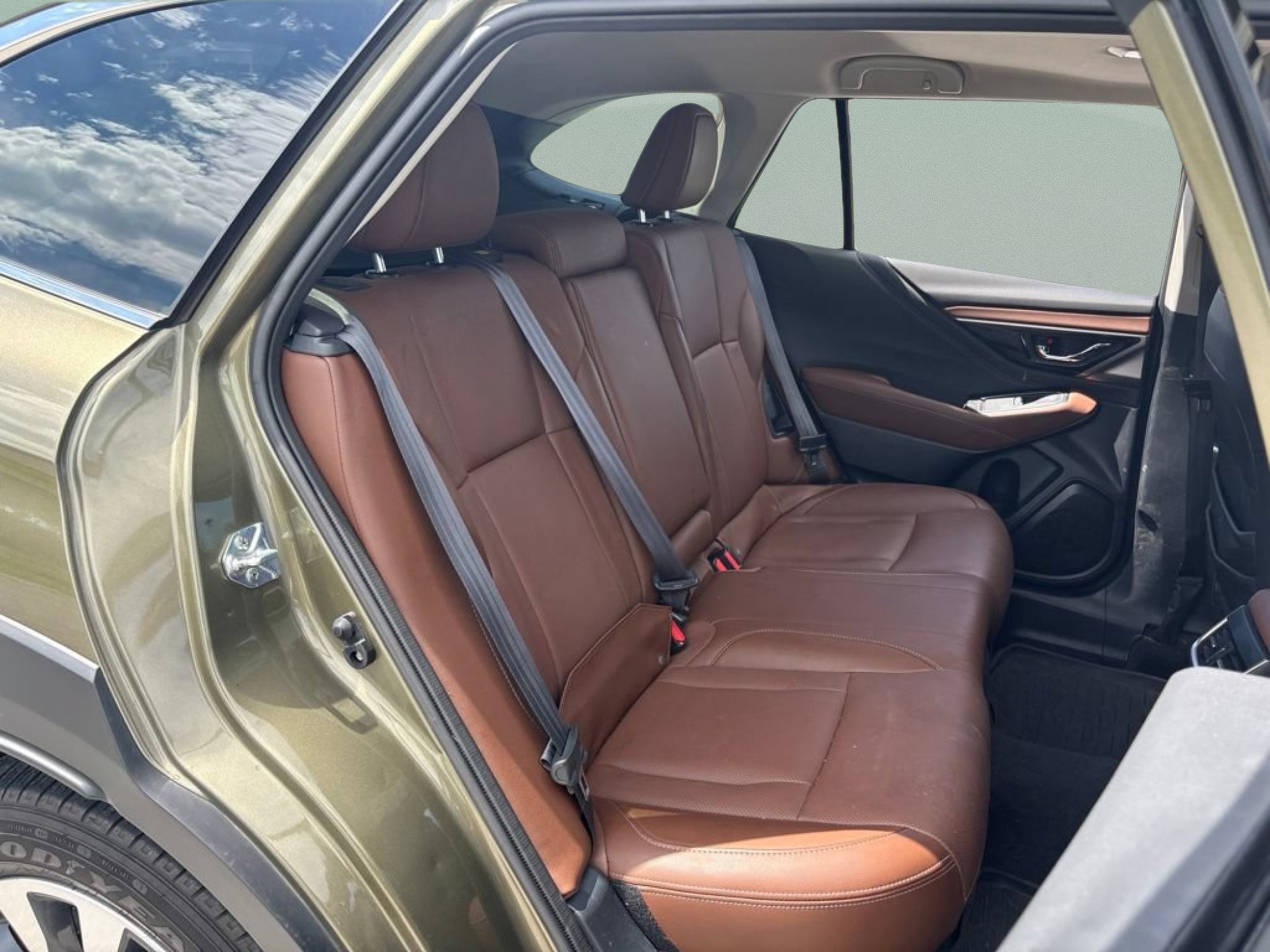 Used 2024 Autumn Green Metallic Subaru Touring image 19
