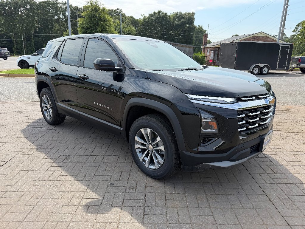 2027 Chevrolet Equinox LT - Photo 10