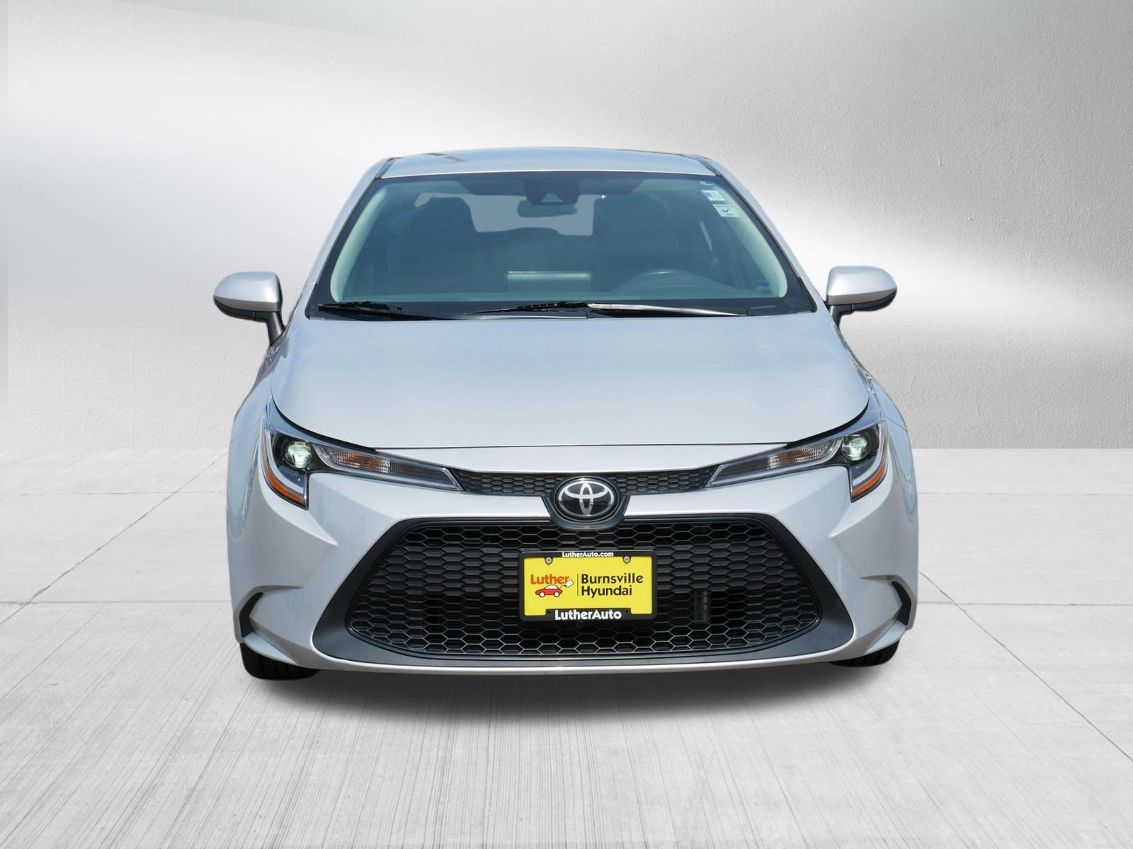 Used 2022 Toyota Corolla LE with VIN 5YFEPMAE2NP299426 for sale in Burnsville, Minnesota