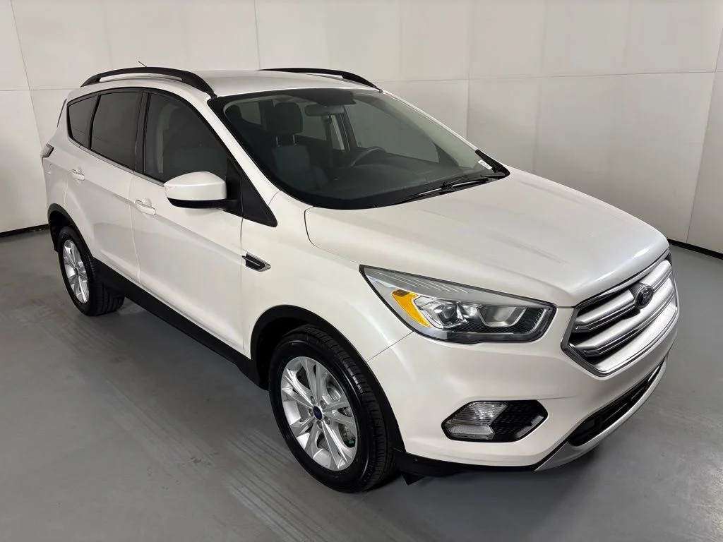 Used 2017 Ford Escape SE with VIN 1FMCU0GDXHUC26735 for sale in Mesa, AZ