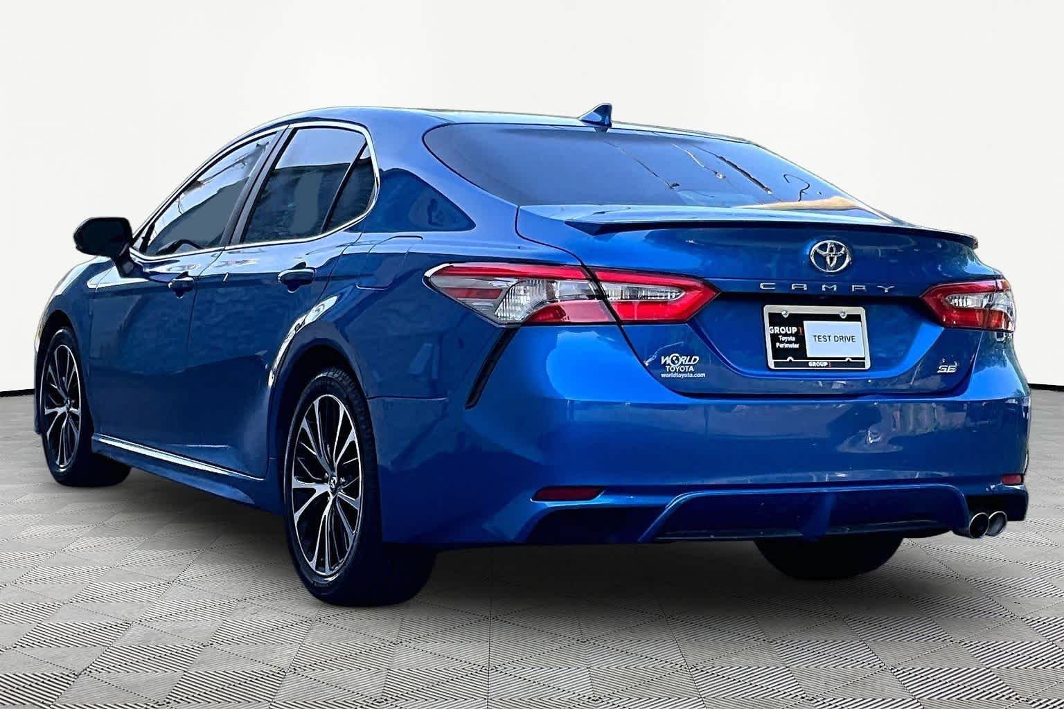 Used 2018 Blue Streak Metallic Toyota SE image 12