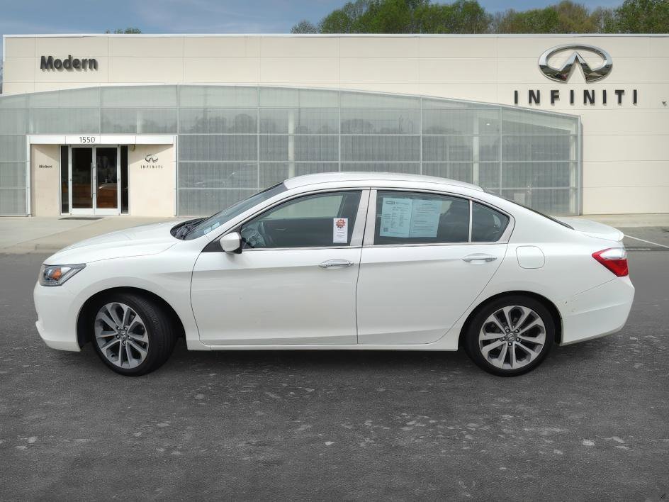 Used 2014 White Orchid Pearl Honda Sport image 6