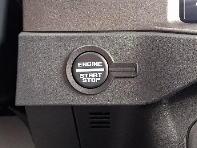 New 2026 Avalanche Gray Ford Badlands® image 37