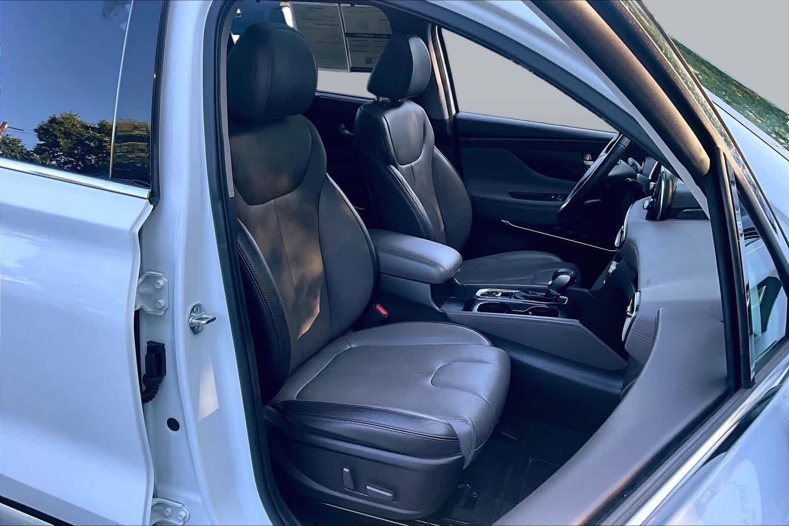 Used 2019 Quartz White Hyundai Limited image 8