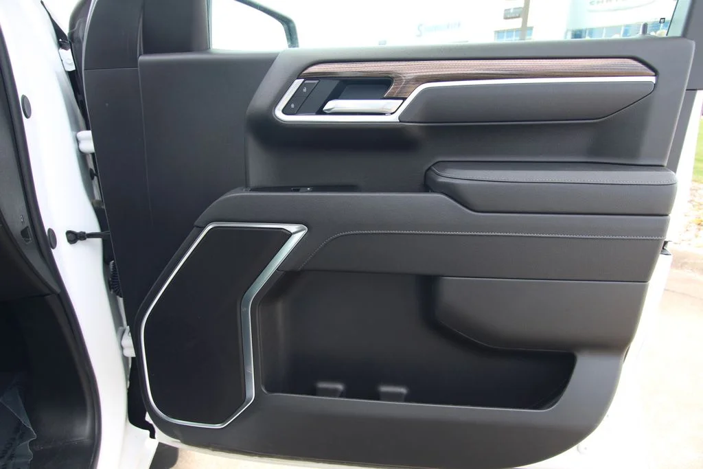 Used 2026 White Chevrolet RST image 40