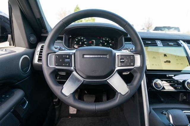 Used 2025 Gray Land Rover S image 16