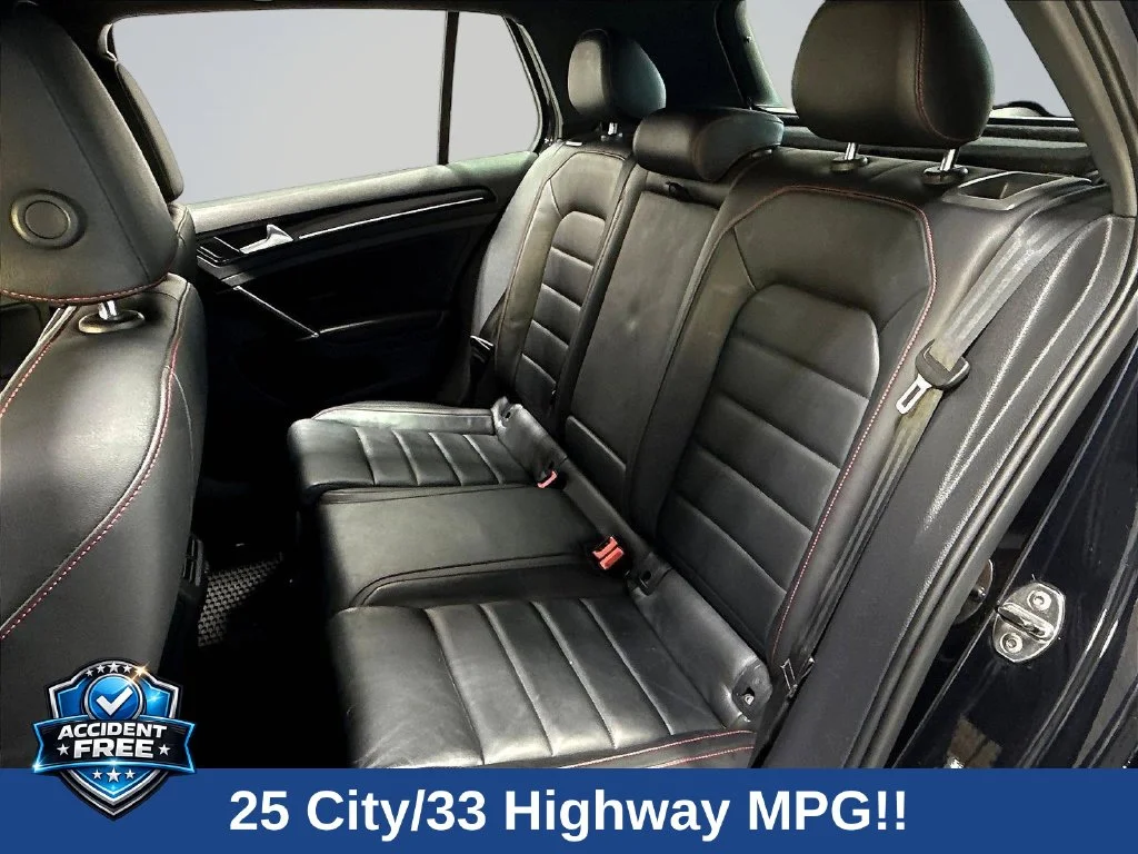 Used 2016  Volkswagen  image 24