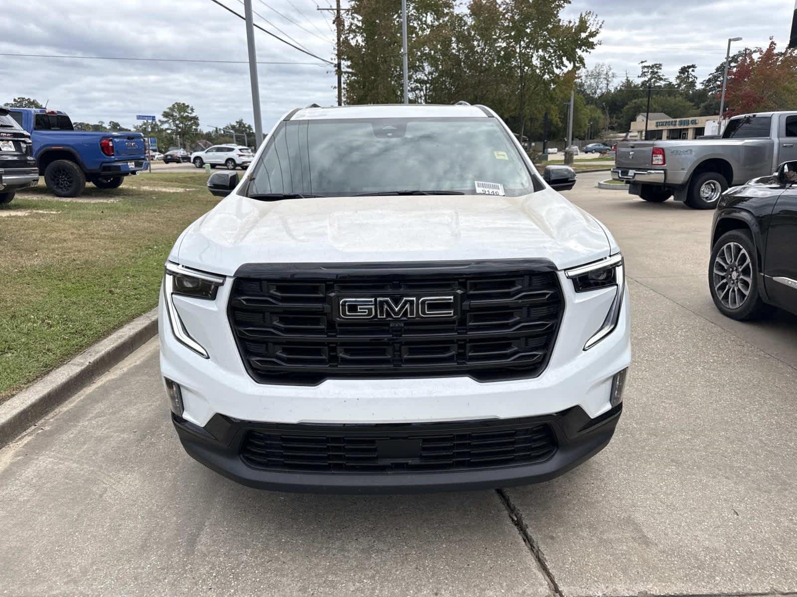 New 2027 Summit White GMC Elevation image 2