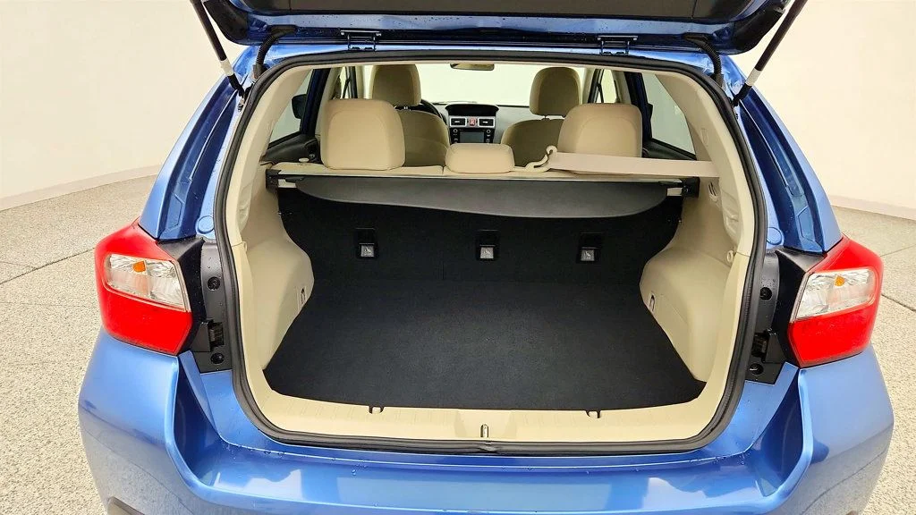 Used 2015 Quartz Blue Pearl Subaru 5dr CVT 2.0i Premium image 21