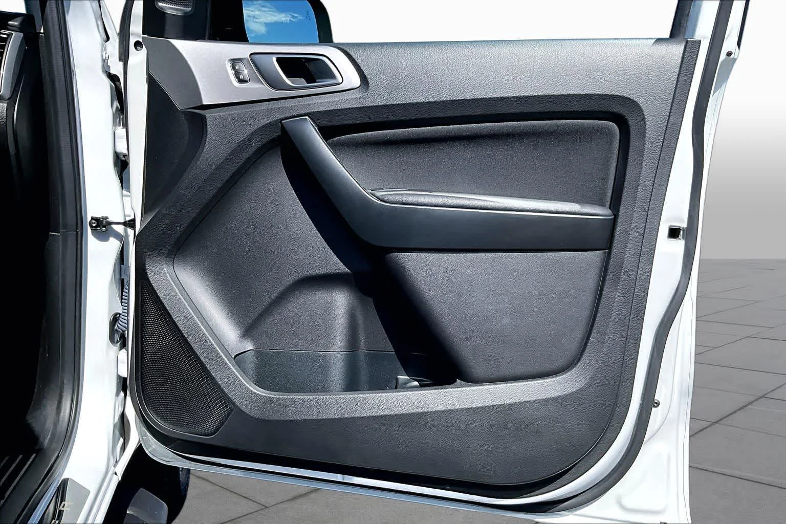 Used 2023 Oxford White Ford XLT image 21