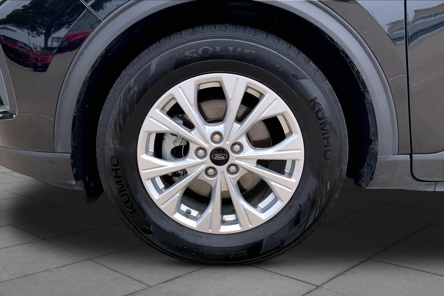 Used 2024 Agate Black Metallic Ford Active image 10