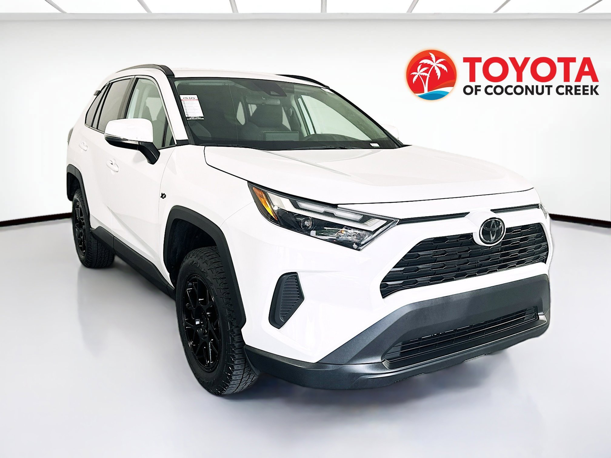 Used 2023 Ice Toyota XLE image 1