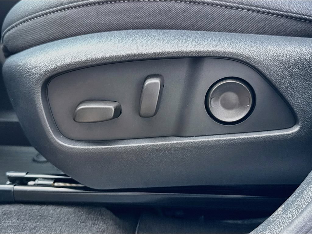 2027 Chevrolet Equinox LT - Photo 22
