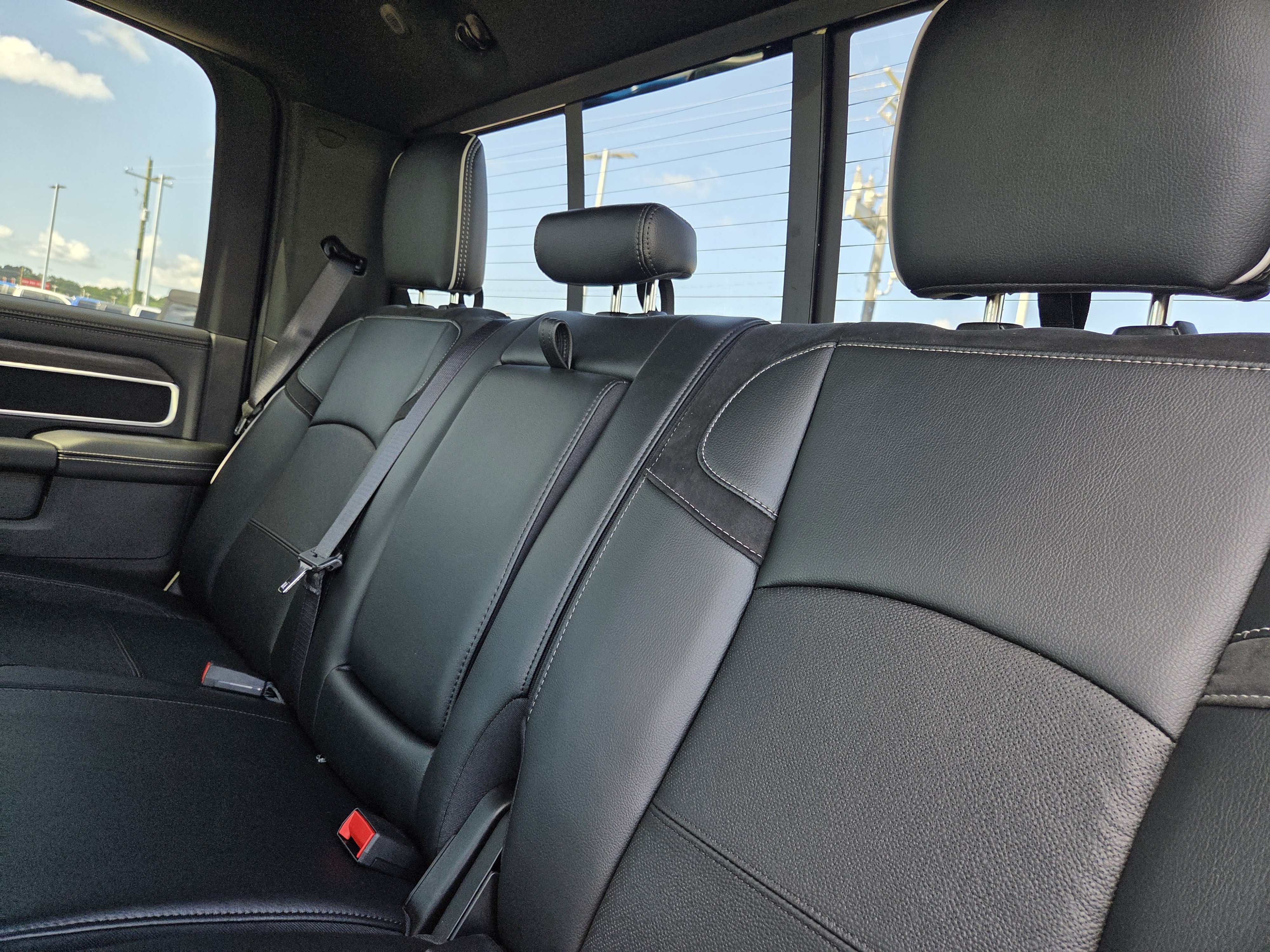 New 2026 Diamond Black Crystal Pearlcoat Ram Laramie image 24