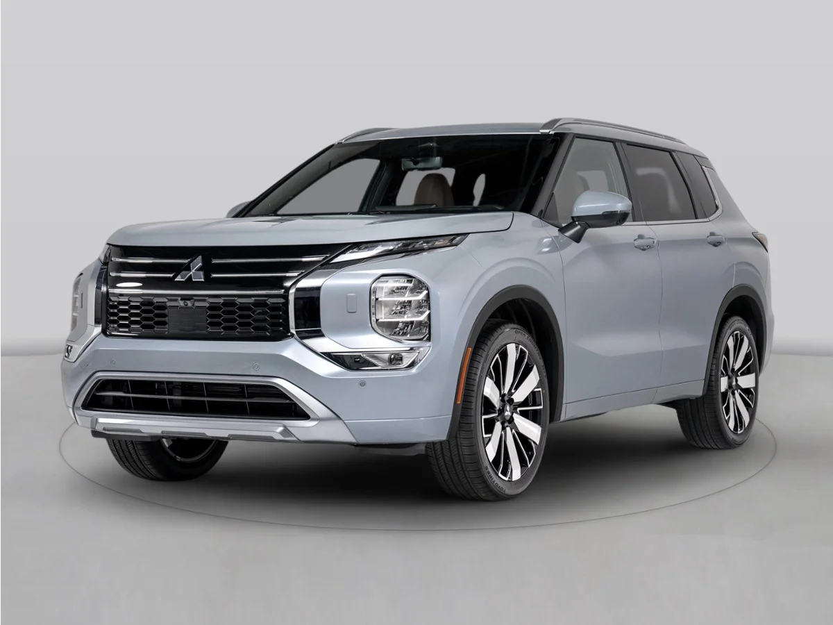 Used 2025 Alloy Silver Metallic Mitsubishi SE image 1