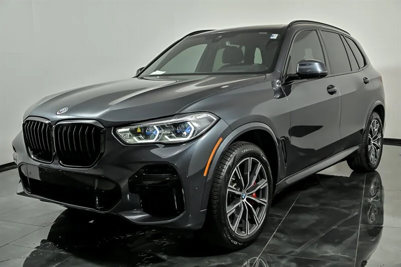 Used 2022  BMW M50i image 5