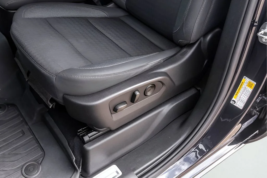 Used 2024 Titanium Rush Metallic GMC Elevation image 11