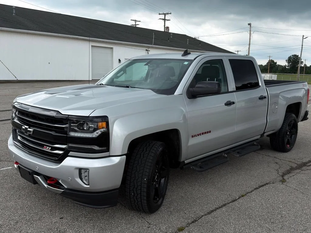 Used 2018 SILVER ICE METALLIC Chevrolet LTZ image 20
