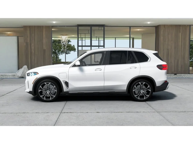 New 2026 Mineral White Metallic BMW xDrive50e image 4